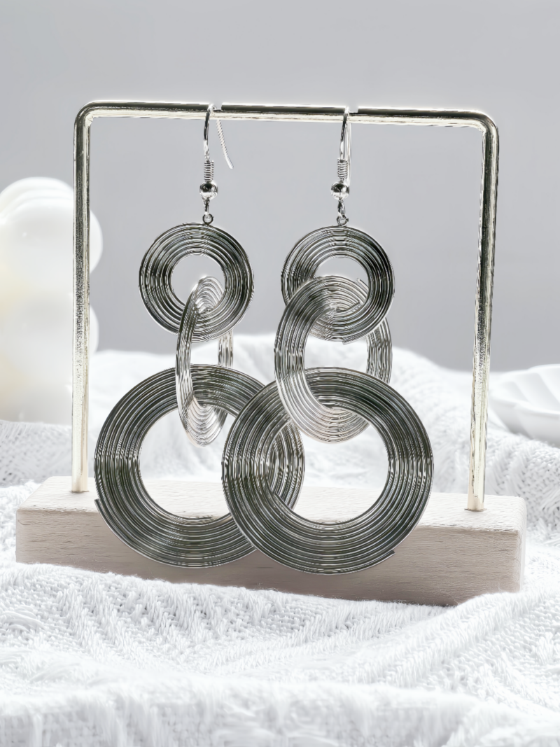 Retro spiral layered design large hoop earrings - Image 2